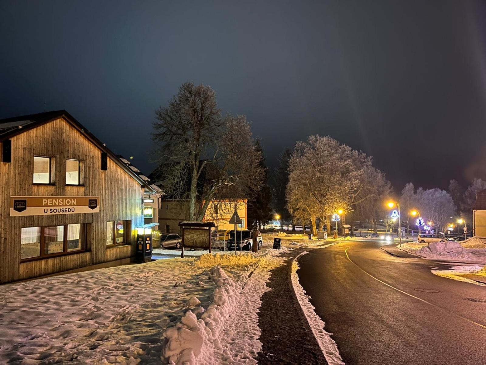 Penzion A Restaurace U Sousedu Strazny Exteriör bild